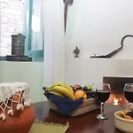 To Konatzi Tis Marikas Tzai Tou Yianni Landhuis