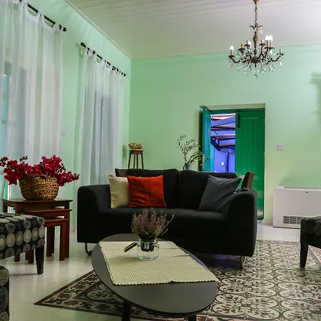 To Konatzi Tis Marikas Tzai Tou Yianni Casa di campagna *