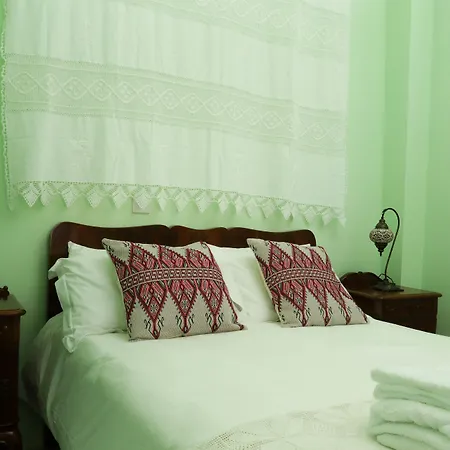 To Konatzi Tis Marikas Tzai Tou Yianni Landhuis