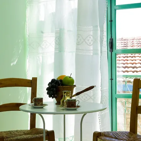 Landhuis To Konatzi Tis Marikas Tzai Tou Yianni *