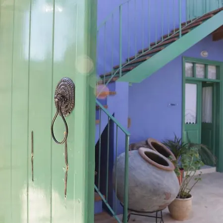 To Konatzi Tis Marikas Tzai Tou Yianni Landhuis *