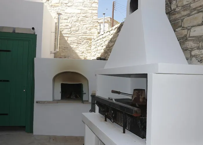 To Konatzi Tis Marikas Tzai Tou Yianni Venkovský dům *